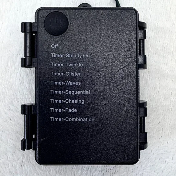 Disney Mickey Mouse 19" Light Up Christmas Wreath w/8 Light Timer Settings - Picture 6 of 7